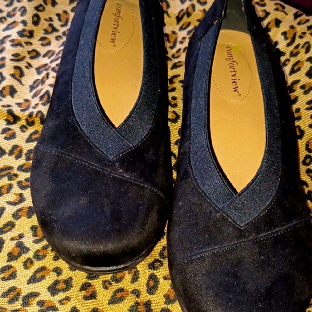 Comfortview Black Mini Wedge Heel Shoes Sz. 10wide EUC - Picture 2 of 4